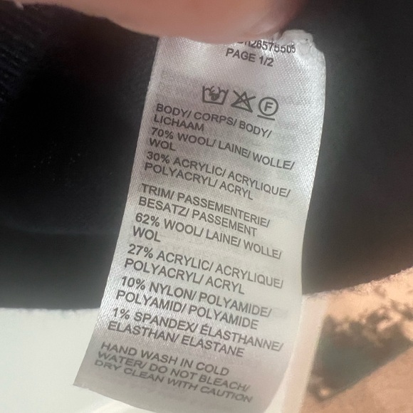 Saks Fifth Avenue, Navy thin sweater, Men’s Size XL - Picture 3 of 3